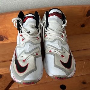 Nike Lebron 13 ‘Friday the 13th’ Basketball Shoes